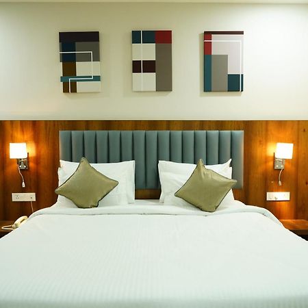 Hotel Pasupala Inn Anantapur Buitenkant foto