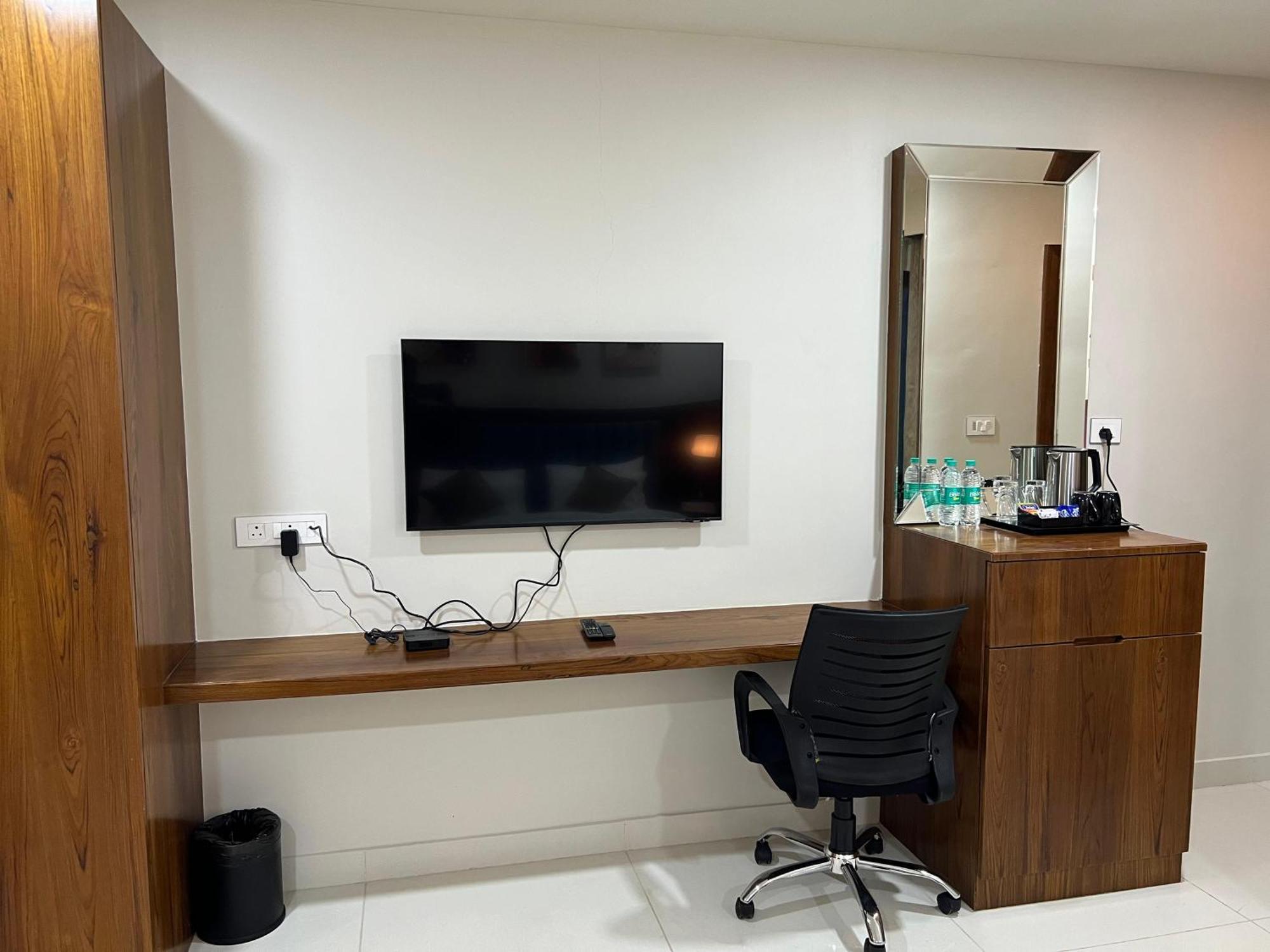Hotel Pasupala Inn Anantapur Buitenkant foto