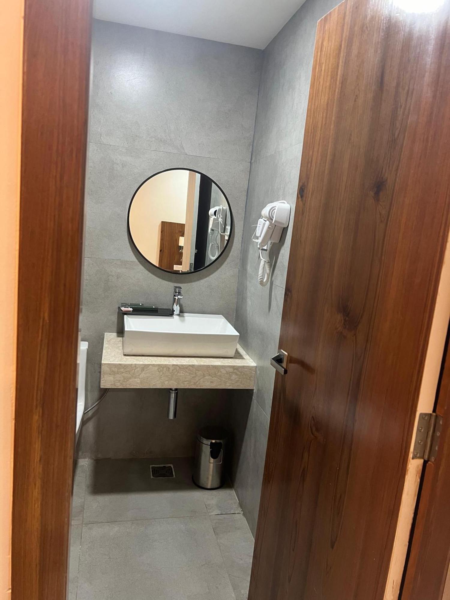 Hotel Pasupala Inn Anantapur Buitenkant foto