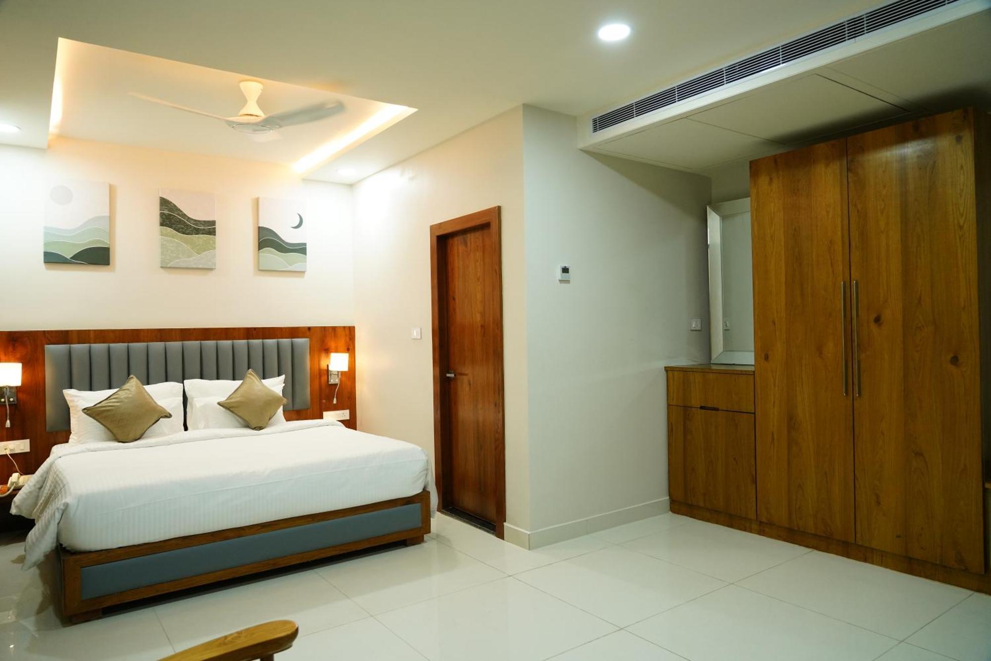 Hotel Pasupala Inn Anantapur Buitenkant foto