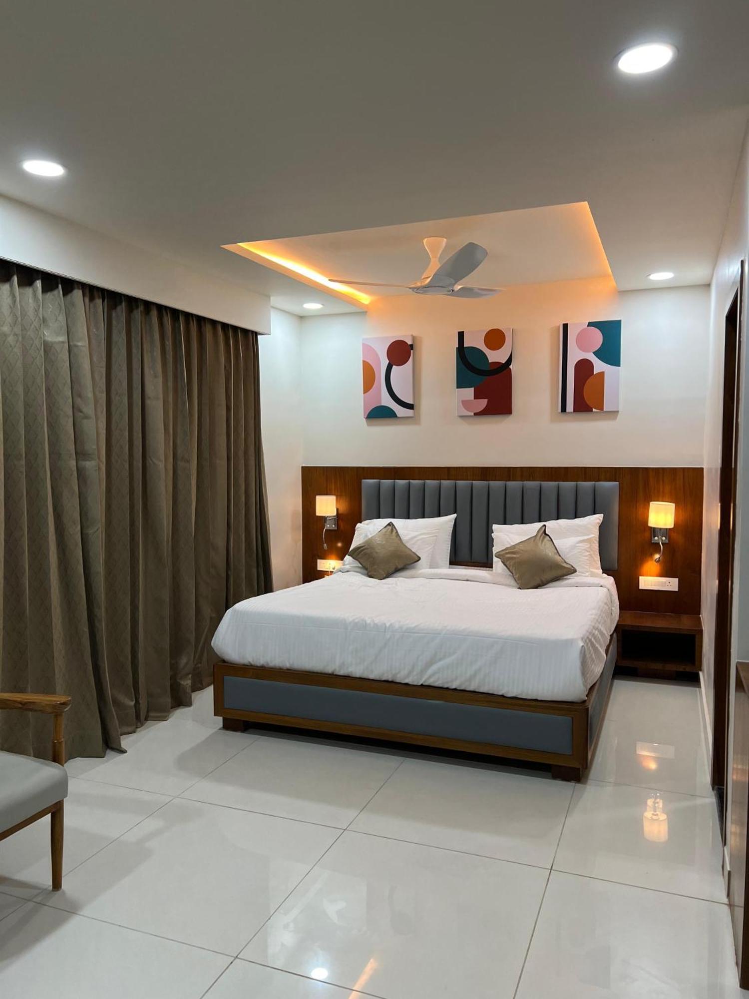 Hotel Pasupala Inn Anantapur Buitenkant foto
